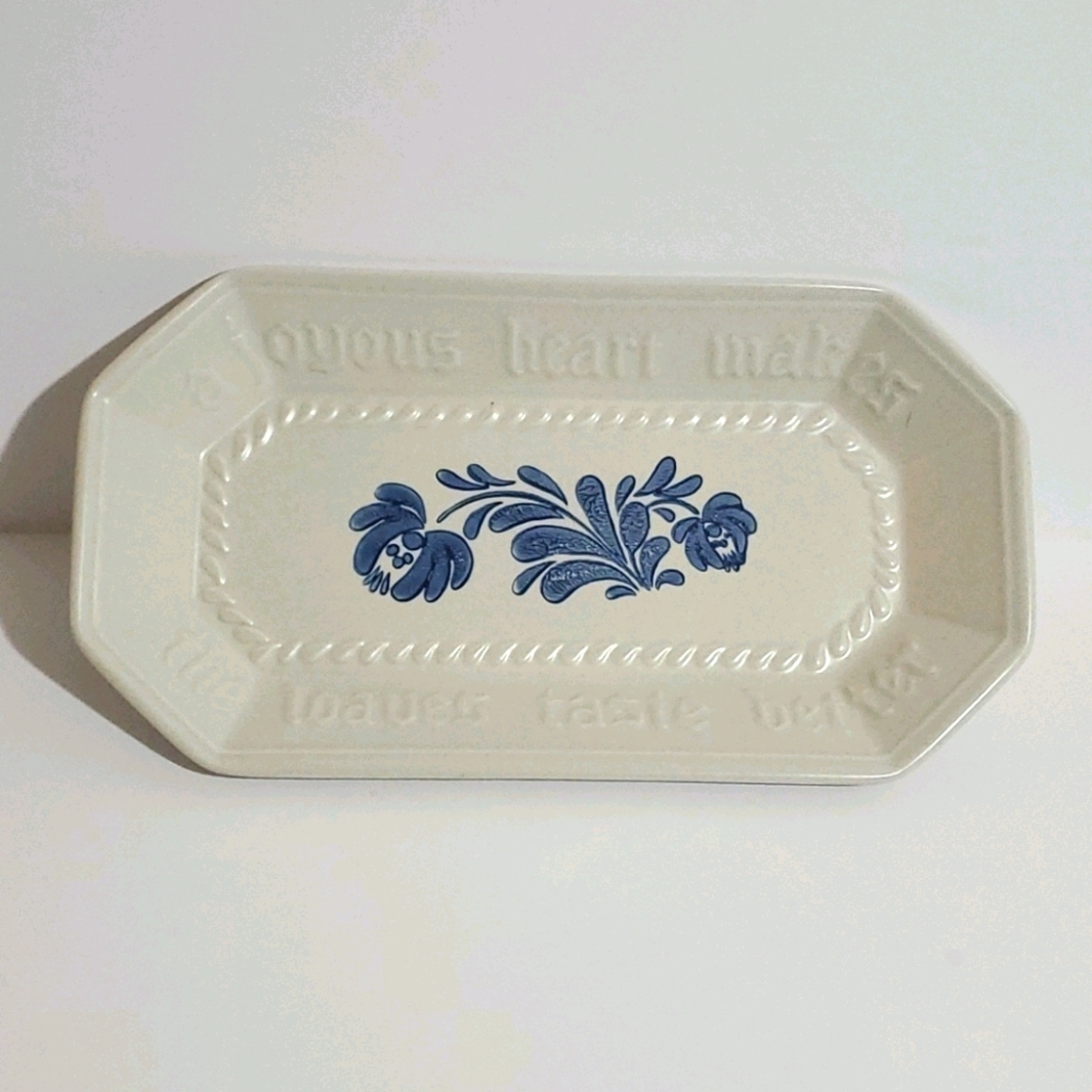 Pfaltzgraff Yorktowne Holiday Bread platter